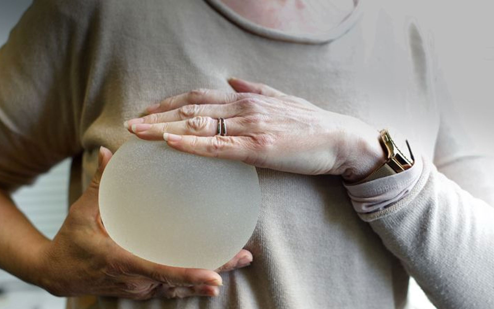 عوارض جانبی پروتز سینه  